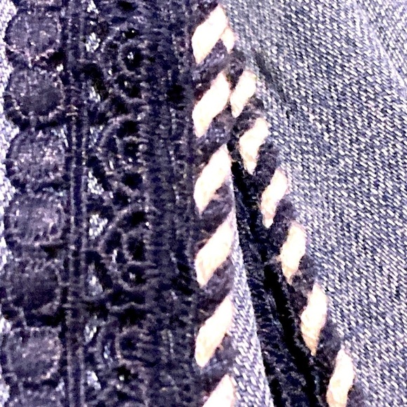 CHICO’S So Slimming Girlfriend Crop Jean  Women’s Sz. 12 Black Embroidered Seams - Picture 9 of 11